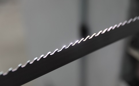 吉安双金属带锯条产生切削噪音的原因具体有哪些？